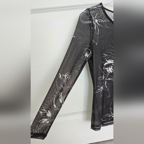 Floral Long Sleeve Top - Picture 6 of 6